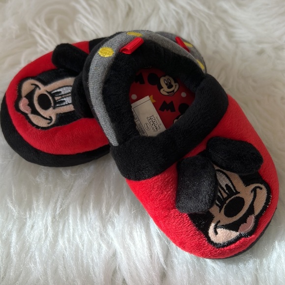 Disney Mickey Mouse Slippers-size 5/6 - Picture 2 of 7